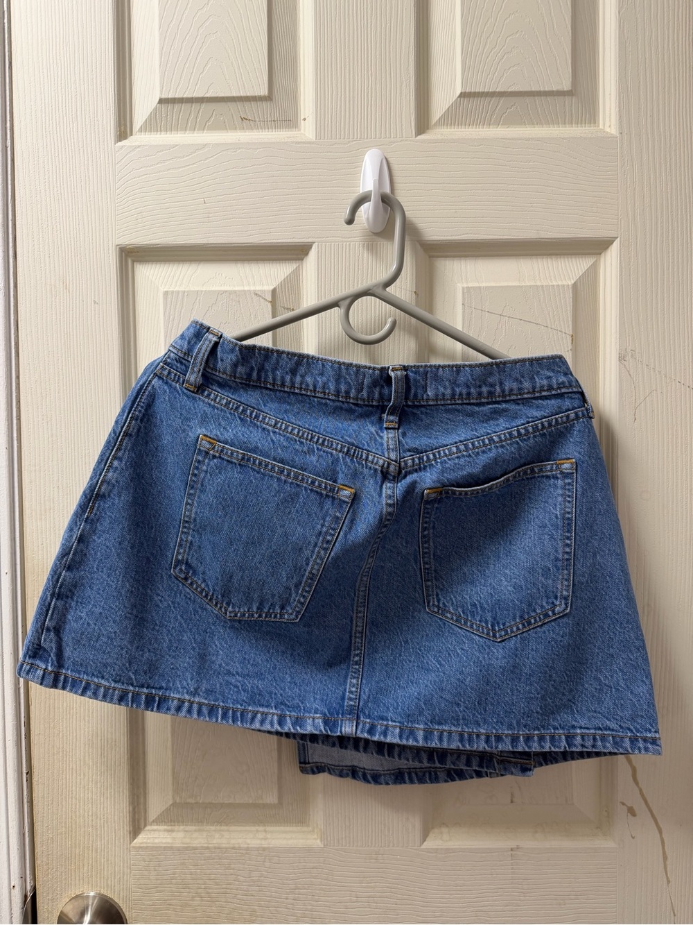 ๐ Abercrombie & Fitch Light Wash High-Rise Wrap Skirt - Picture 2 of 3